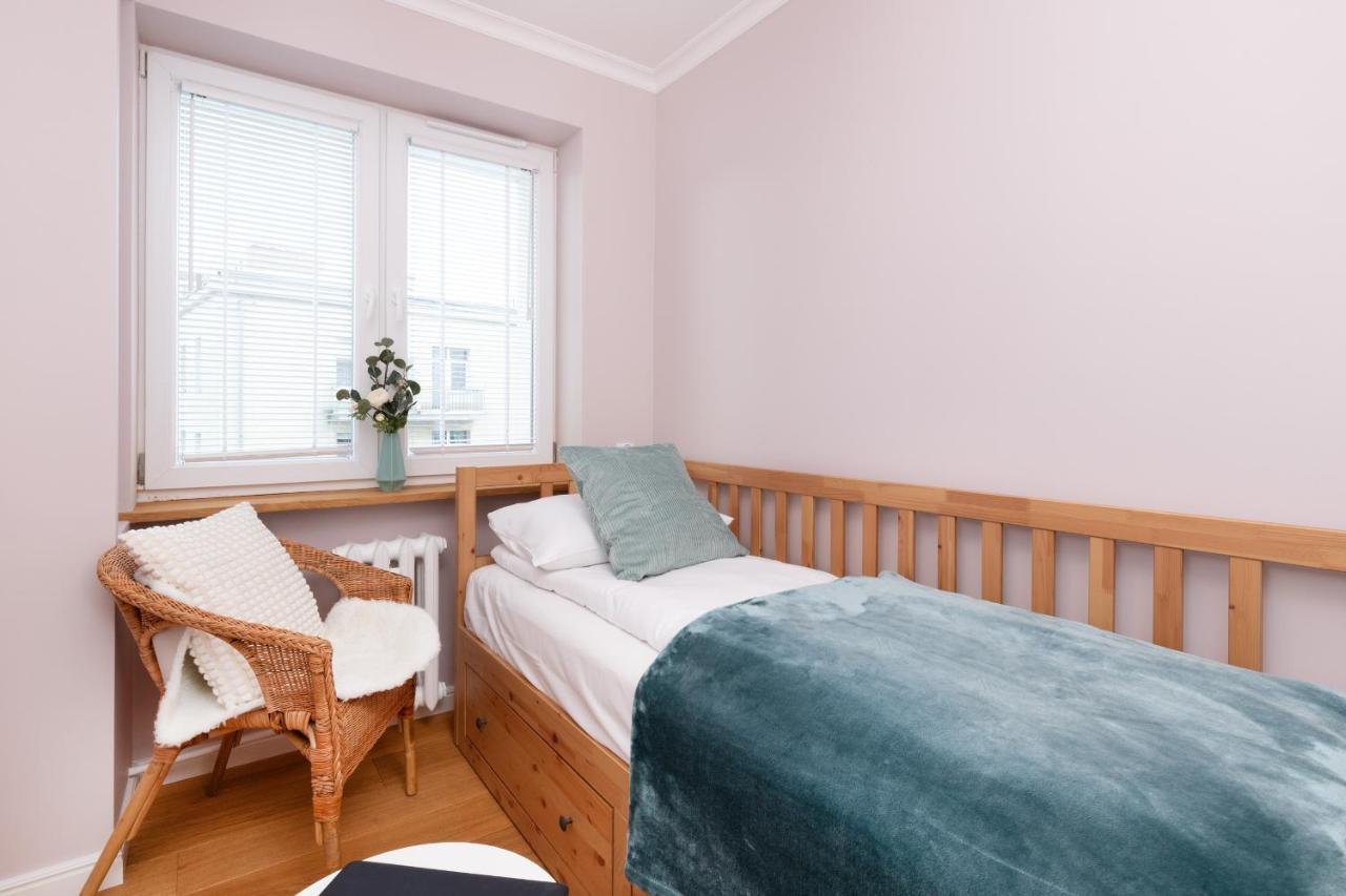 Cozy Pastel Two Bedroom Apartment In Central Gdynia By Noclegi Renters Exterior foto