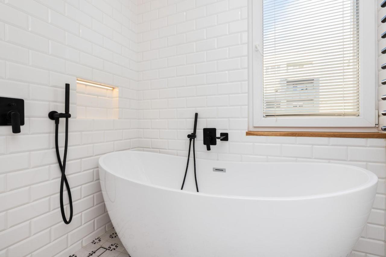 Cozy Pastel Two Bedroom Apartment In Central Gdynia By Noclegi Renters Exterior foto